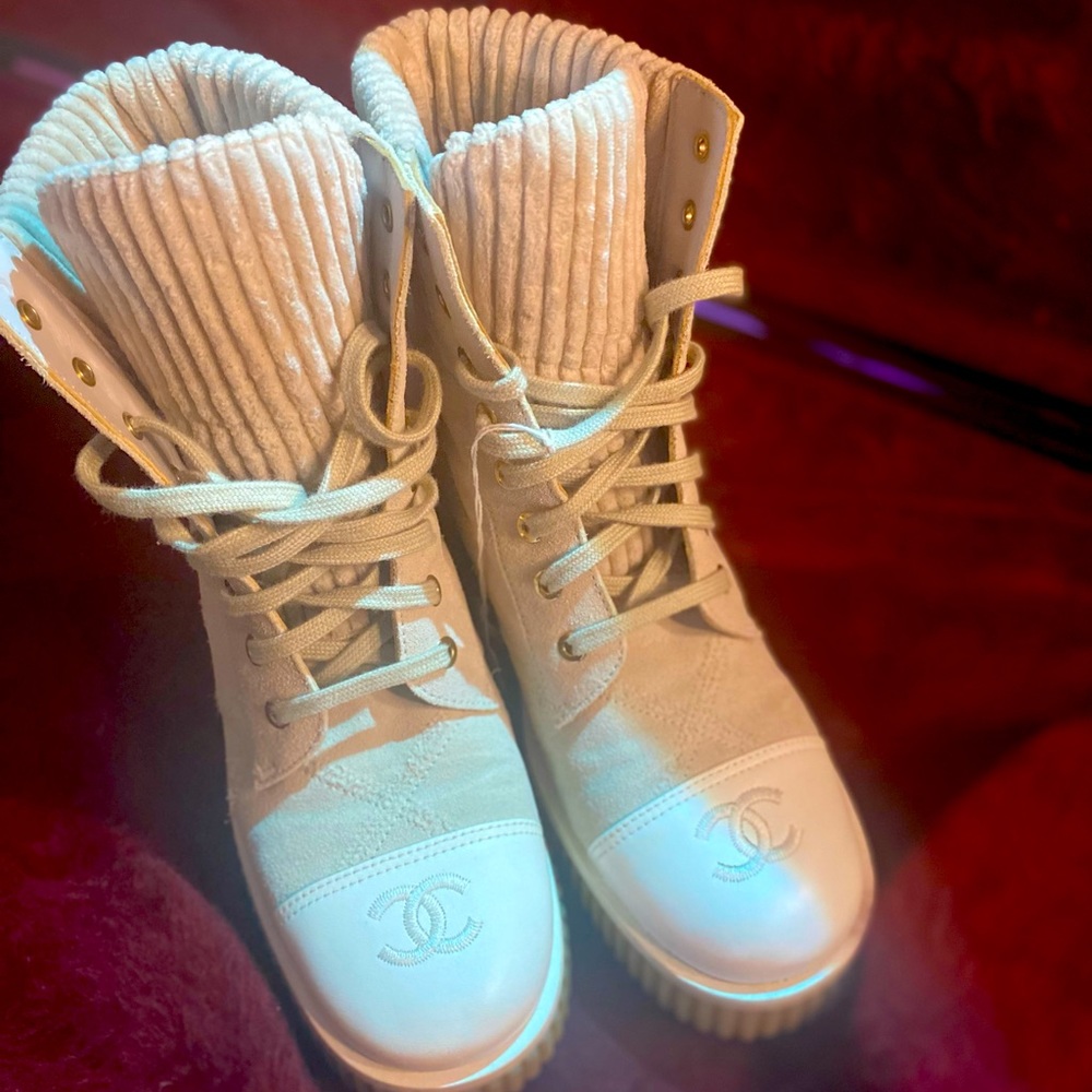 Chanel Women’s shoes size 7